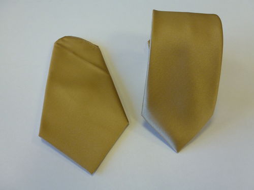 Corbata raso 8 cm, pañuelo beig