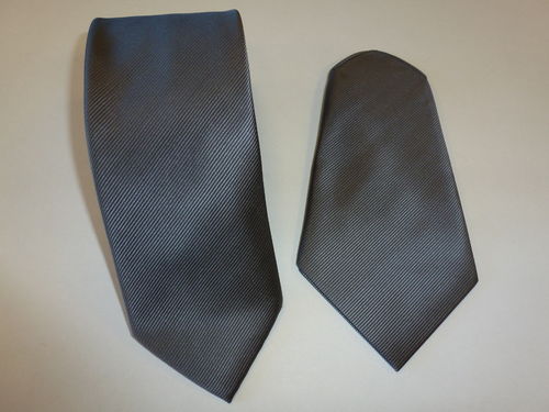 Corbata microfibra falso liso 8 cm y pañuelo gris oscuro